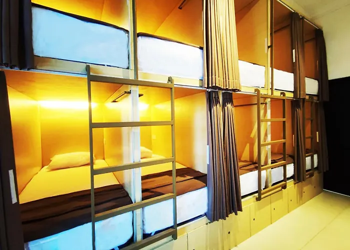 Fora Capsule Hostel Tuban Kuta 