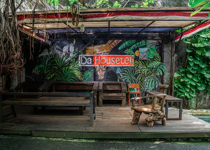 Da Housetel Kuta Hostel